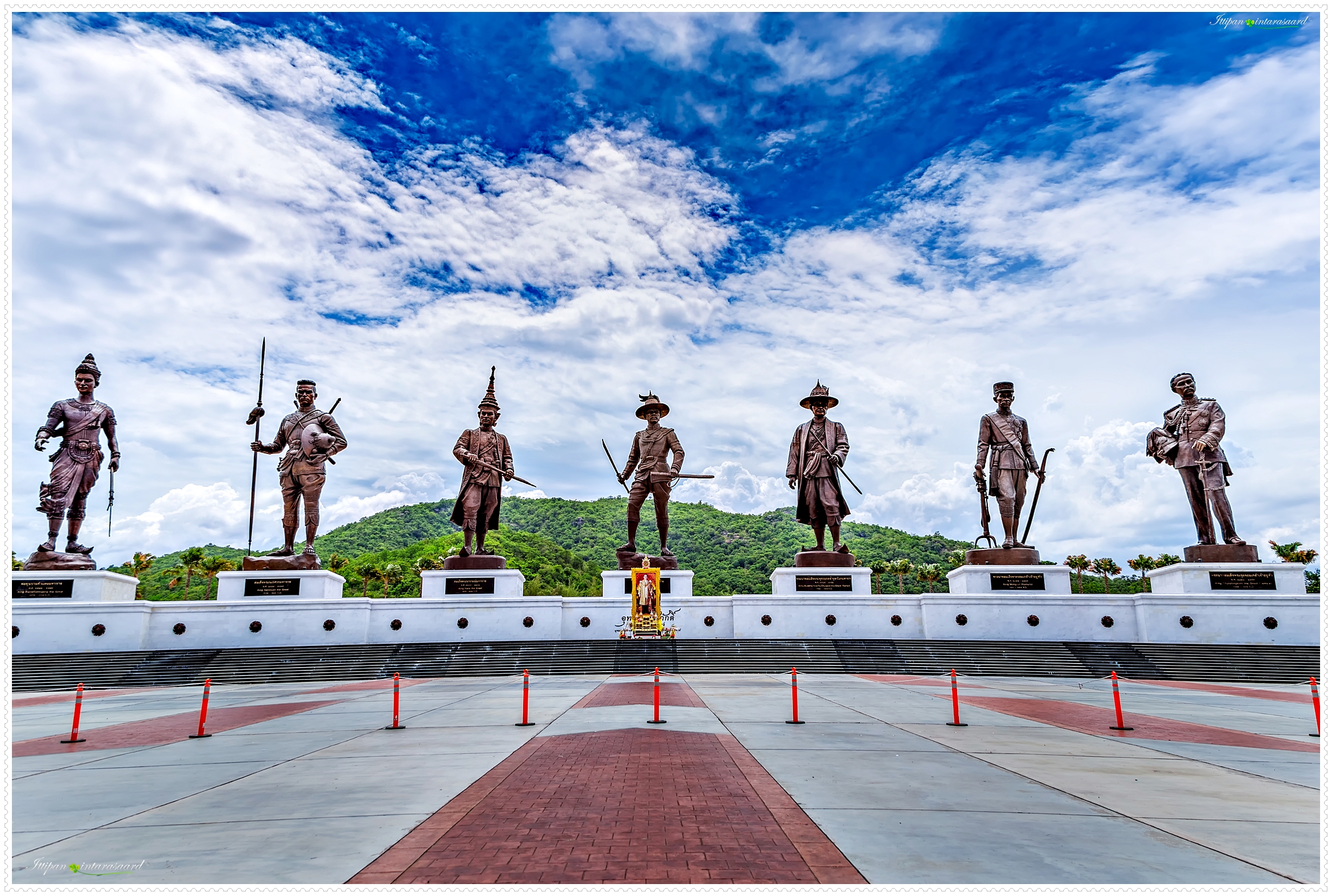 พระอาทิตย์ตกที่อุทยานราชภักดิ์